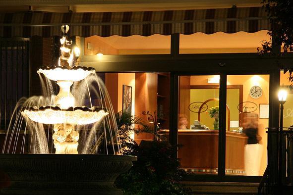 Aurora Hotel