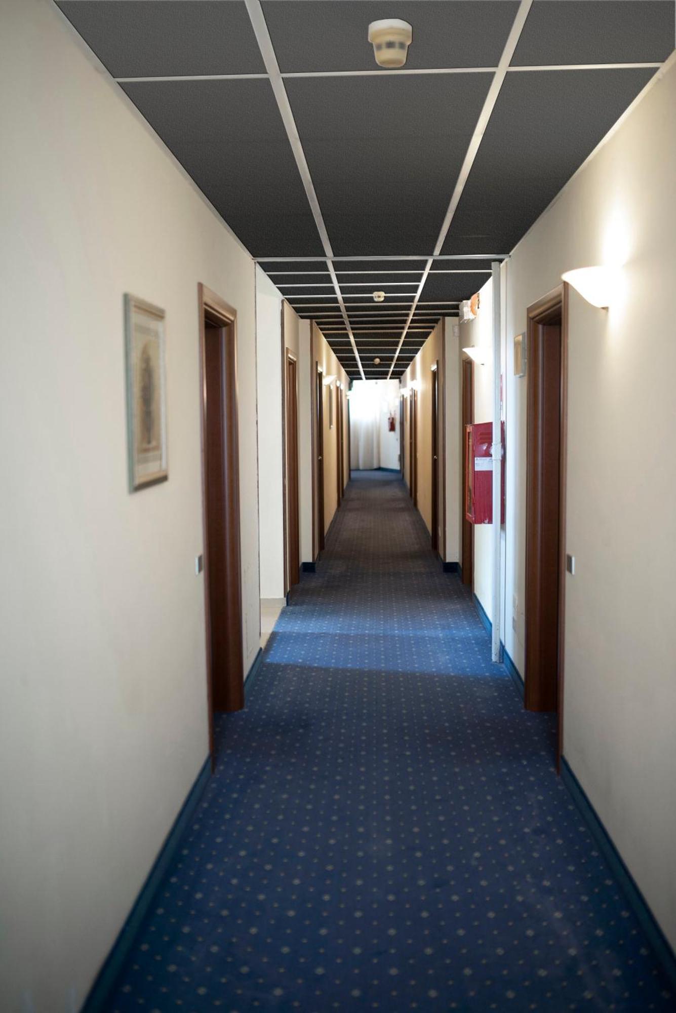 Aurora Hotel